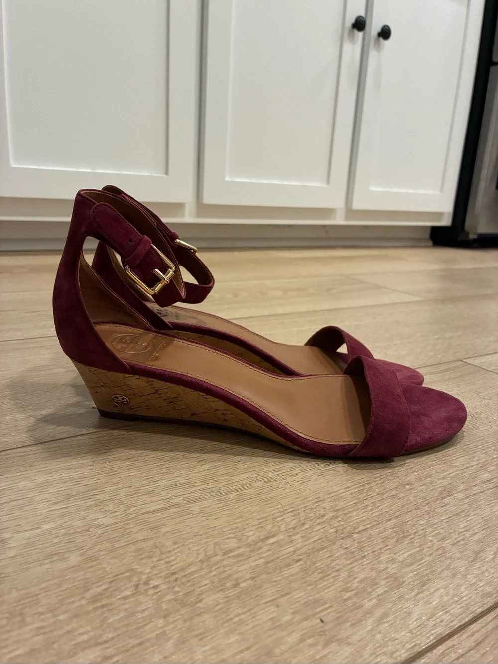Tory Burch Women’s Savannah Sandals Suede Wedge Heel Purple Size 8